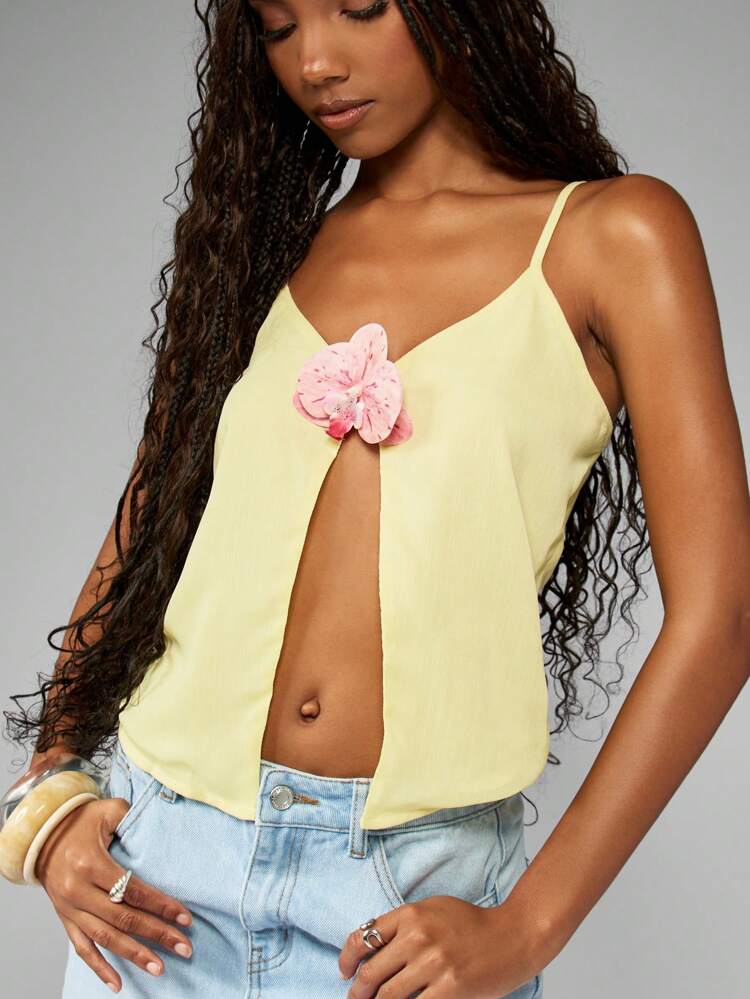 MISSGUIDED Top canotta con accento floreale, senza maniche, con taglio frontale e decorazione floreale, adatto per vacanze al mare e resort