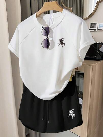 INAWLY 女式休闲骑士印花 T 恤和短裤两件套，夏季