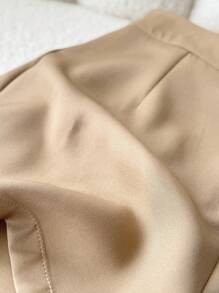 Airaco 女士纯色纽扣设计休闲宽松百搭短裤 - 卡其色 - 查看 4