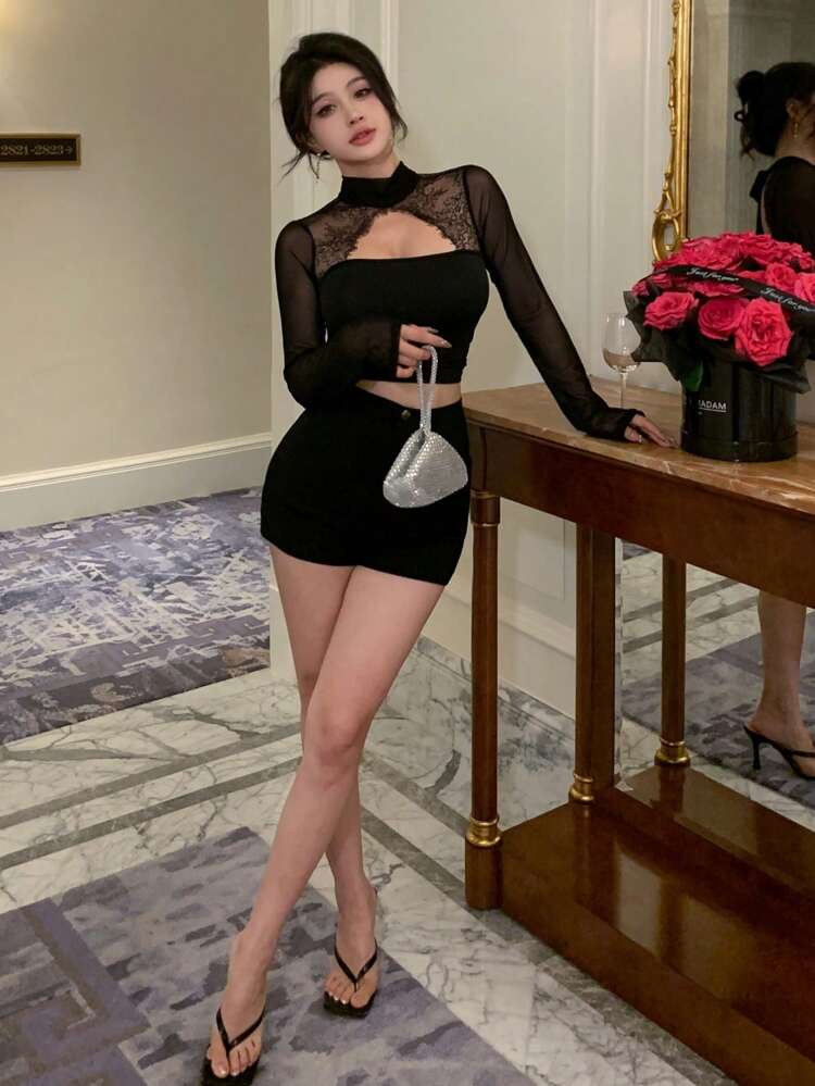 Women Backless Contrast Lace Long Sleeve Fitted Cropped T-Shirt For Banquet, Back To School Event