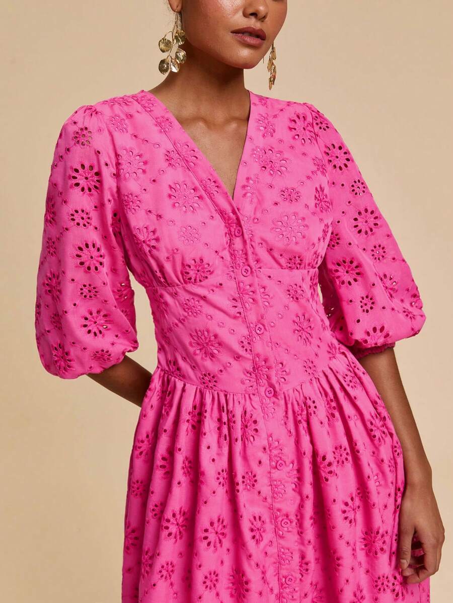 Travachic 纯色镂空刺绣纽扣前V领休闲度假连衣裙，女士度假装，女士度假装，海滩度假装，女士夏季服装，女士夏季连衣裙，女士连衣裙，夏季连衣裙，女士太阳裙，女士优雅连衣裙 - 玫紅色 - 查看 1