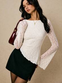 Poéselle 女士花卉蕾丝圆领喇叭袖荷叶边下摆时尚T恤 - 杏色 - 查看 4