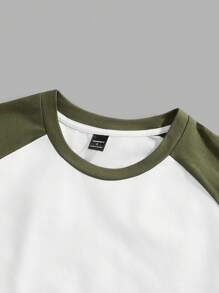 Manfinity Joysei Standard Size Men's Olive Green & White Raglan Sleeve T-Shirt Men Color Block T-Shirt New York Graphic Tee - Multicolor - View 3