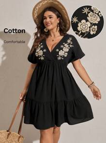 Comfylo Vestido curto feminino plus size, preto, com decote em V, manga curta, linha A, bordado, primavera/verão - Preto - Ver 8