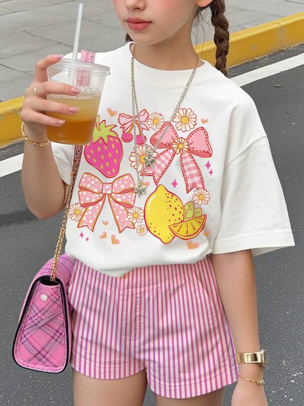 Camiseta básica de manga corta y cuello redondo para adolescentes, con estampado de lazo, frutas y flores, perfecta para el verano con un ambiente relajante de vacaciones.