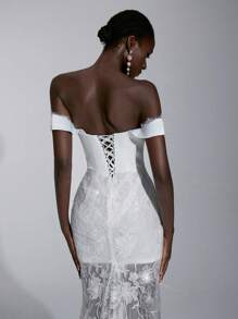 Elitara 优雅奢华的白色缎面拼布和刺绣亮片露肩领口蕾丝拼布鱼尾拖尾长裙，适合约会、婚礼、活动 - 白色 - 查看 7