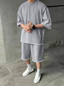 Manfinity Homme 男士灰色休闲卷边 T 恤和短裤套装，夏季舒适服装 - 灰色 - 查看 1