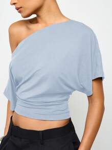 AiiRZ 露肩不对称蝙蝠袖修腰短款上衣休闲夏季现代时尚必备