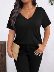 SHEIN Clasi Camiseta de mujer de tallas grandes casual y elegante con mariposa, detalles de cuentas y recorte en la espalda - Negro - Ver 2