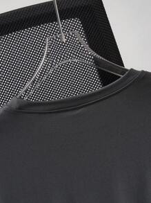 Manfinity Homme 男士字母印花圆领短袖休闲修身T恤，夏季 - 灰色 - 查看 4