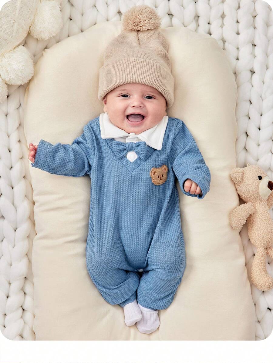 新生婴儿男孩女孩两件套蓝白柔软舒适亲肤温暖纹理华夫格面料开裆宽松连体裤可爱卡通熊衬衫领休闲百搭适合居家或外出