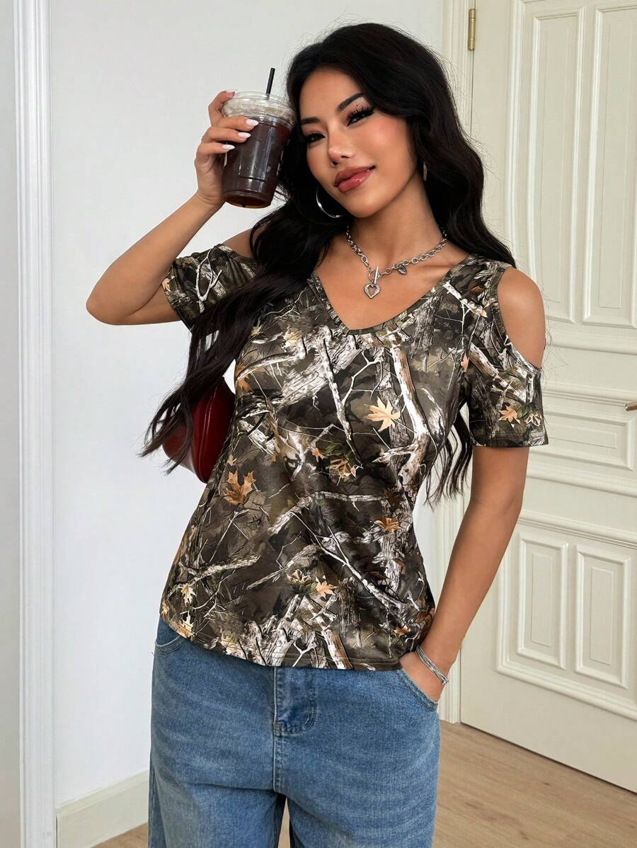 SHEIN Unity Women's Off-Shoulder Green Camo Short Sleeve T-Shirt,Vintage Branch Print Slim Fit Exposed Shoulder Summer Casual Vacation Tops,Halloween 2025 - Army Green - View 1
