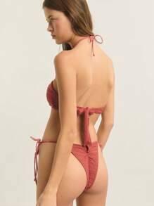 Nöista Bộ bikini Terracotta có chi tiết nhẫn vàng và dây buộc cổ yếm. Vải nhẹ, co giãn lý tưởng cho trang phục mùa hè dành cho phụ nữ, quần áo mùa hè dành cho phụ nữ, ngày 4 tháng 7 dành cho phụ nữ và lễ kỷ niệm Ngày Độc lập. Hoàn hảo cho váy chống nắng dành cho phụ nữ và váy mùa hè cho kỳ nghỉ. - Đỏ - Xem 2