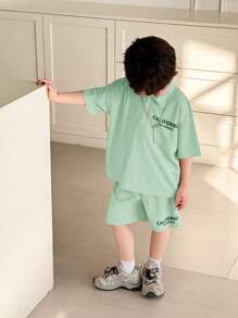 Zikori Little Byeori 两件套男童舒适休闲日常时尚套装，可爱百搭，简约风格，日韩风，宽松版型，翻折拉链设计，粉色短袖针织上衣，Polo衫，衬衫短裤套装，适合春夏季节、日常生活、运动、校园、聚会、节日、演出、摄影、返校季等场合。 - 薄荷綠 - 查看 3