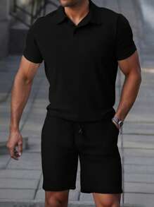 Manfinity Homme Conjunto de camisa polo de manga corta y pantalones cortos de unicolor y textura para hombres, conjunto casual de dos piezas para hombres, conjunto de verano de dos piezas para hombres, conjunto de dos piezas negro para hombres