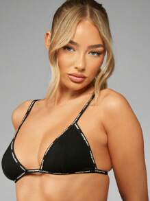 MISSGUIDED Ensemble d'Sous-vêtements minimaliste avec brassière triangle et shorty brésilien coupe haute, détails de marque de lingerie contemporaine - Noir - Voir 4