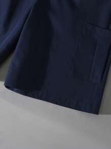 Set di 2 pezzi con maglietta girocollo multicolore in maglia, abbinata a pantaloncini, molto adatto per pendolarismo, andare a scuola, attività all'aperto ecc. come combinazione quotidiana.