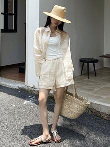 DAZY Bộ đồ nữ mùa hè thêu hoa toàn thân, chất liệu vải mỏng nhẹ, áo và quần short, 2 món, thích hợp mặc đi nghỉ mát, thư giãn. - Màu be - Xem 5