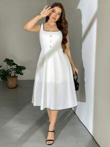 SHEIN Clasi Curve Plus 女式浪漫日常优雅方领撞色边缘腰部纽扣装饰修身 A 字型白色连衣裙，女士生日连衣裙，商务休闲女士，白色连衣裙优雅大方，女士教师服装，女士街头服饰，女士端庄连衣裙，茶会连衣裙，白色连衣裙，女士白色连衣裙，女士夏季服装，夏季，女士度假服装，度假，女士夏装，外出，大码女装，服装，Curve Plus - 白色 - 查看 6