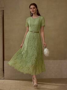 MOTF Vestido con Detalles de Encaje, Aplicaciones de Rhinestone y Dobladillo Acampanado con Cinturón - Verde - Ver 1