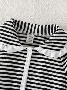 SHEIN Conjunto de top de manga larga con cuello Peter Pan y pantalones a rayas negras y blancas para bebé niña, conjunto casual a juego para la familia de otoño con textura acanalada para uso en casa y al aire libre - Blanco y Negro - Ver 5