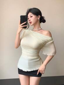 DAZY 夏季修身雪纺露肩短袖衬衫，优雅百搭，适合办公室、派对、婚礼等场合，荷叶边下摆，尽显女性魅力。 - 米色 - 查看 16