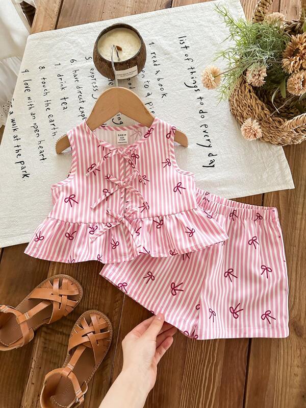 SHEIN LMoss Kids Babygirl Cute Summer Vacation Floral Print Strappy Top And Elastic Waist Shorts Set