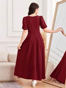 SHEIN 少女春夏装、新年装、情人节装 - 清新甜美/奢华酒红色假日优雅珍珠纽扣装饰A字长裙/公主裙，适合婚礼季、复古/沙滩/海洋风/优雅女式连衣裙，酒红色V领泡泡袖A字裙，菲律宾传统服饰 - 酒紅色 - 查看 2
