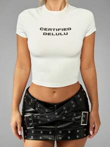 MISSGUIDED 认证 Delulu 婴儿 T 恤修身短款上衣 Y2K 美学节街头服饰社交媒体宣言 T 恤时尚标语 T 恤迷你长度