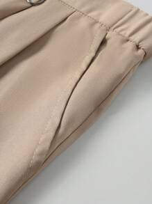 Manfinity Bizformal Men's Casual Simple Solid Color Fold Pleated Side Pocket Fitted Suit Pants