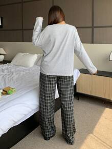 Dazy Plus 加大码两件套印花宽松圆领长袖上衣和格子裤睡衣套装，秋冬服装，舒适套装 - 灰色 - 查看 2