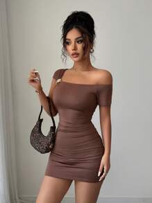 Gloray Vestido minifalda elegante y sexy con escote asimétrico, hebilla de metal y drapeado, apropiado para vacaciones, citas y uso diario - Café integral - Ver 6