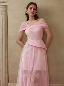 MOTF Soiréza VÁY COCKTAIL REN LỚP PEPLUM VAI BẤT ĐỐI XỨNG VAI REN XÒE VAI COCKTAIL - Hồng - Xem 1