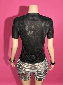 Slaydiva 2 Stücke/Set Sommer Musik Festival Y2K Stil Sexy lässige Streetwear LA Hiphop Grafik Muster Loose Fit Rundhals Kurzarm Schwarzes T-Shirt + hochtaillige eng anliegende Sexy Mesh gestreifte Grafik Muster Shorts für Frauen