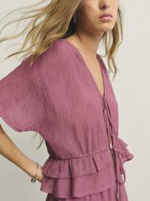 Nöista Top y pantalones holgados con cuello en V, mangas abullonadas, cintura con volantes escalonados y cordones. Casual, elegante y cómodo, perfecto para vacaciones en la playa y atuendos de aeropuerto