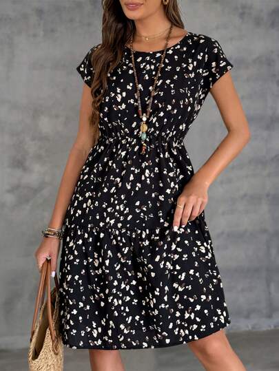 EMERY ROSE فستان قصير بياقة مستديرة وأكمام قصيرة بطبعة هندسية عادية للنساء، موسم الربيع/الصيف