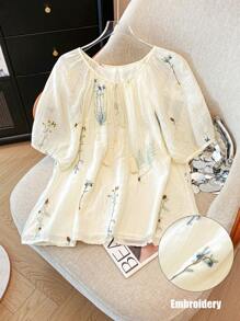 GlowEve CURVE 大码夏季休闲花卉刺绣短袖衬衫 - 白色 - 查看 1