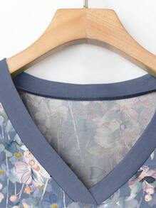 EMERY ROSE Casual Loose Floral Gradient Print V-Neck Short Sleeve T-Shirt For Plus Size Women, Suitable For Summer Beach Floral Blouses For Women Blue Floral Top