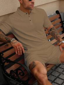 Manfinity CasualCool 男士纯色纹理短袖 Polo 衫和短裤套装，休闲休闲两件套男士男士两件套男士两件套男士两件套男士两件套男士两件休闲短裤套装男士两件套男士休闲上下装套装男士两件套男士针织套装男士套装男士夏季运动服休闲两件套男士卡其色男士套装 - 卡其色 - 查看 8