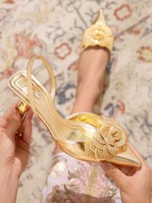 CUCCOO TILAWA 女士时尚金色 3D 花卉装饰尖头平底舒适鞋，适合约会、派对、婚礼、度假等场合 - 金色 - 查看 2