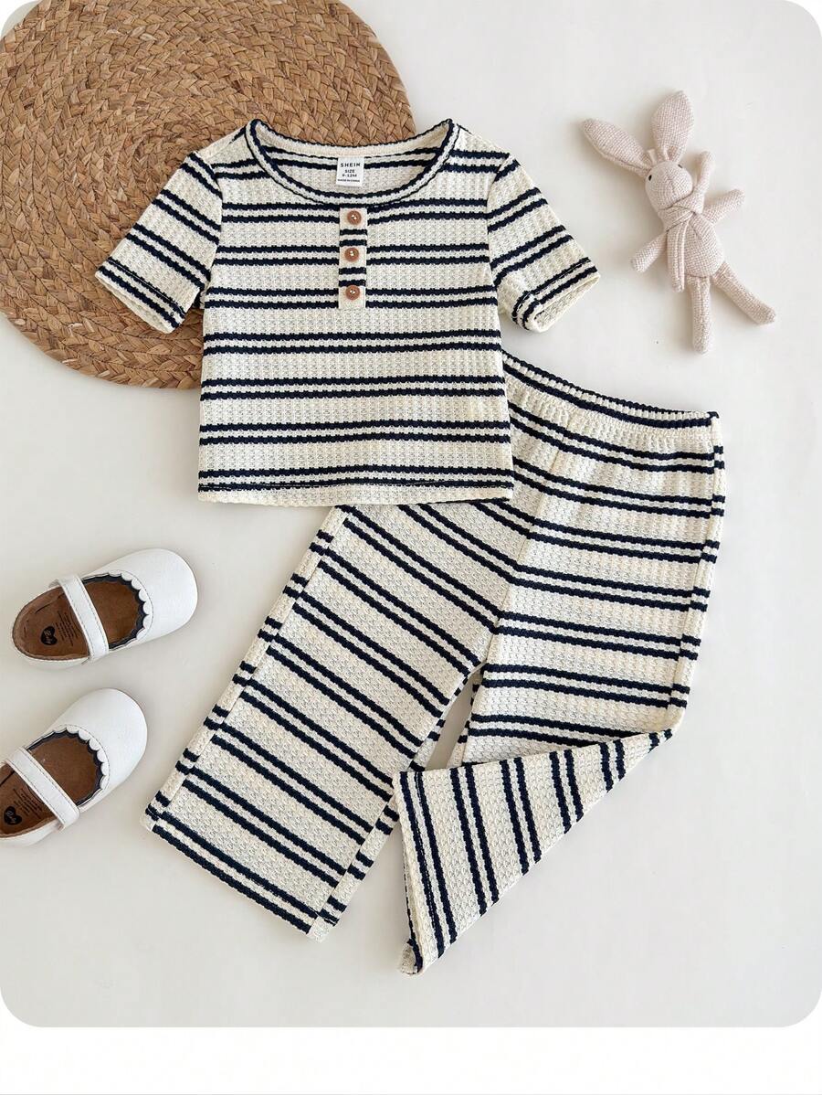 SHEIN Baby Mädchen Sommer Lässig Gestreiftes T-Shirt und Shorts Set