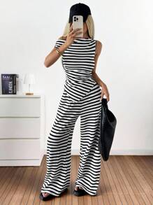 SHEIN EZwear 斯德哥尔摩风格机场女装不对称肩部黑白条纹针织休闲两件套 - 黑與白 - 查看 4