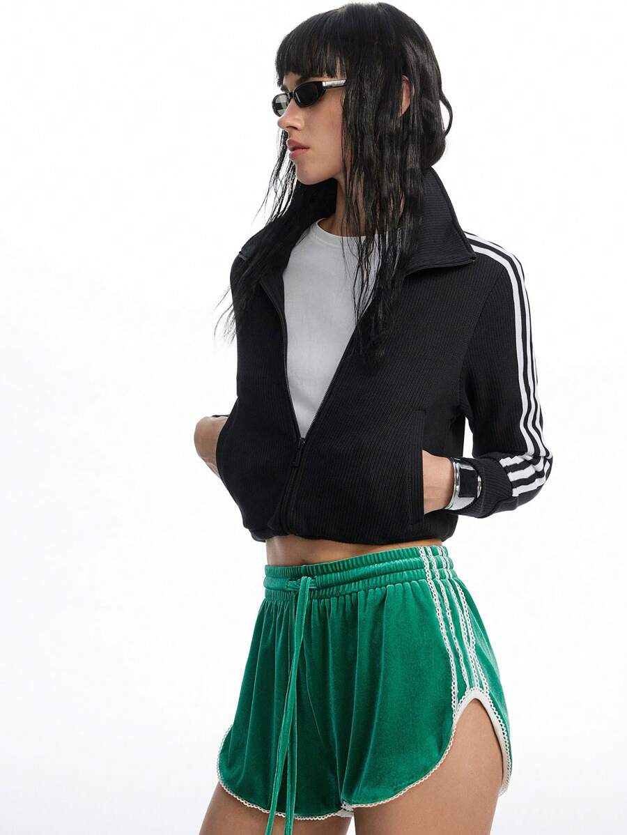 SHEIN EZwear Shorts de verano con cordón de ajuste en la cintura y estampado de rayas laterales para mujer