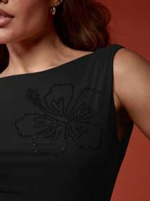 MISSGUIDED 无袖吊带背心，饰有串珠芙蓉花图案，露背设计，适合夏季晚宴、派对、度假邮轮等场合穿着。 - 黑色 - 查看 3