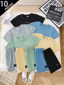 10 Stücke/Set Outfits für Kleine Jungen im Sommer, 5 Farben verfügbar - Grau, Apricot, Schwarz, Grün, Blau, Rundhals Kurzarm Top mit Buchstaben Aufdruck und passende Shorts Sets, minimalistisch & modisch, lässig & vielseitig, Buchstaben Akzente, anliegende Silhouette, geeignet für Outdoor-Spiel, täglichen Lässig-Tragen, Park-Picknicks, Treffen mit Freunden, Geburtstagsfeiern, Fotoanlässe und mehr im heißen Sommer, um die Stilsicherheit und Vitalität des Jungen zu zeigen und ihn zum Mittelpunkt der Menge zu machen und den Sommerspaß zu genießen