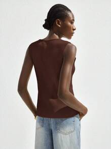 Maija 女士休闲纯色无袖前开襟针织上衣，采用柔软舒适的针织面料，透气无袖设计，适合夏季和秋季穿着，女士派对上衣，适合海滩夏季度假、外出、毕业典礼等场合。 - 棕色 - 查看 9