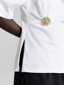 Ontre 女款2025夏季短袖圆领金属扣白色中袖T恤，极简时尚，适合夏季，简约时尚，都市通勤，优雅，教师节，适合夏季，都市度假，海岛度假，海岛音乐节 - 白色 - 查看 8