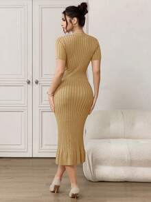 Modelyn 女式纯色单排扣短袖鱼尾下摆修身针织连衣裙 - 駝色 - 查看 2