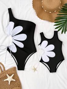 SHEIN LMoss Kids Young Girl Floral Knitted Spaghetti Strap Bikini Top