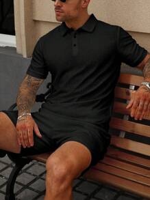Manfinity Homme Conjunto de camisa polo de manga corta y pantalones cortos de unicolor y textura para hombres, conjunto casual de dos piezas para hombres, conjunto de verano de dos piezas para hombres, conjunto de dos piezas negro para hombres
